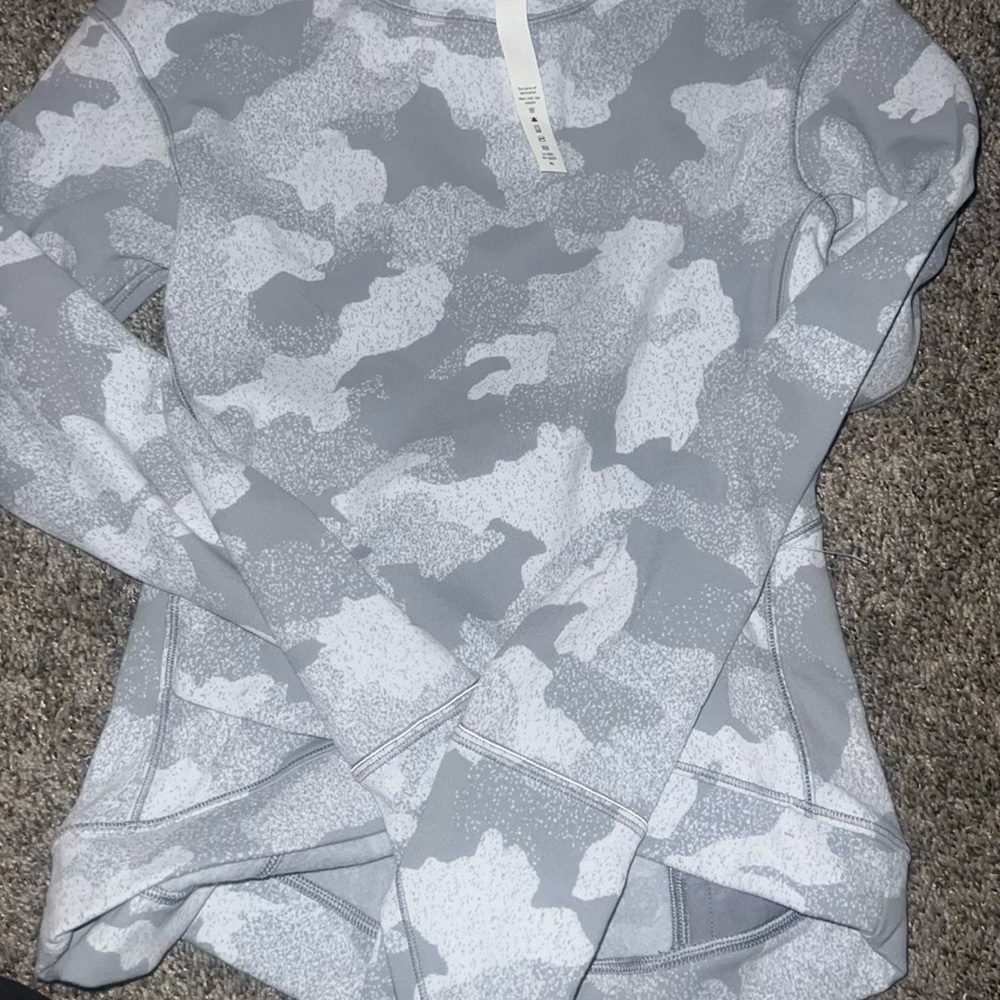 WHITE LULU CAMO SWEATSHIRT